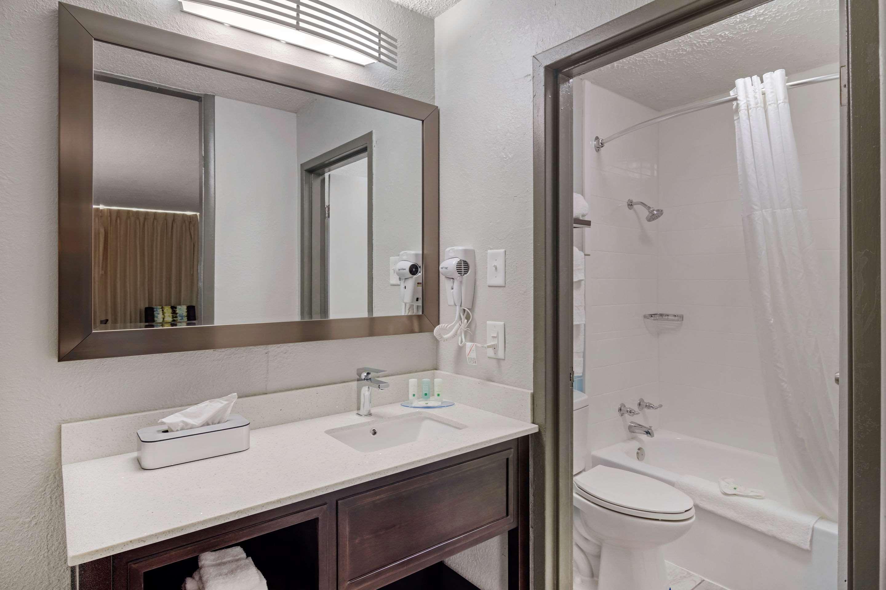 Quality Inn & Suites Картерсвилл Экстерьер фото