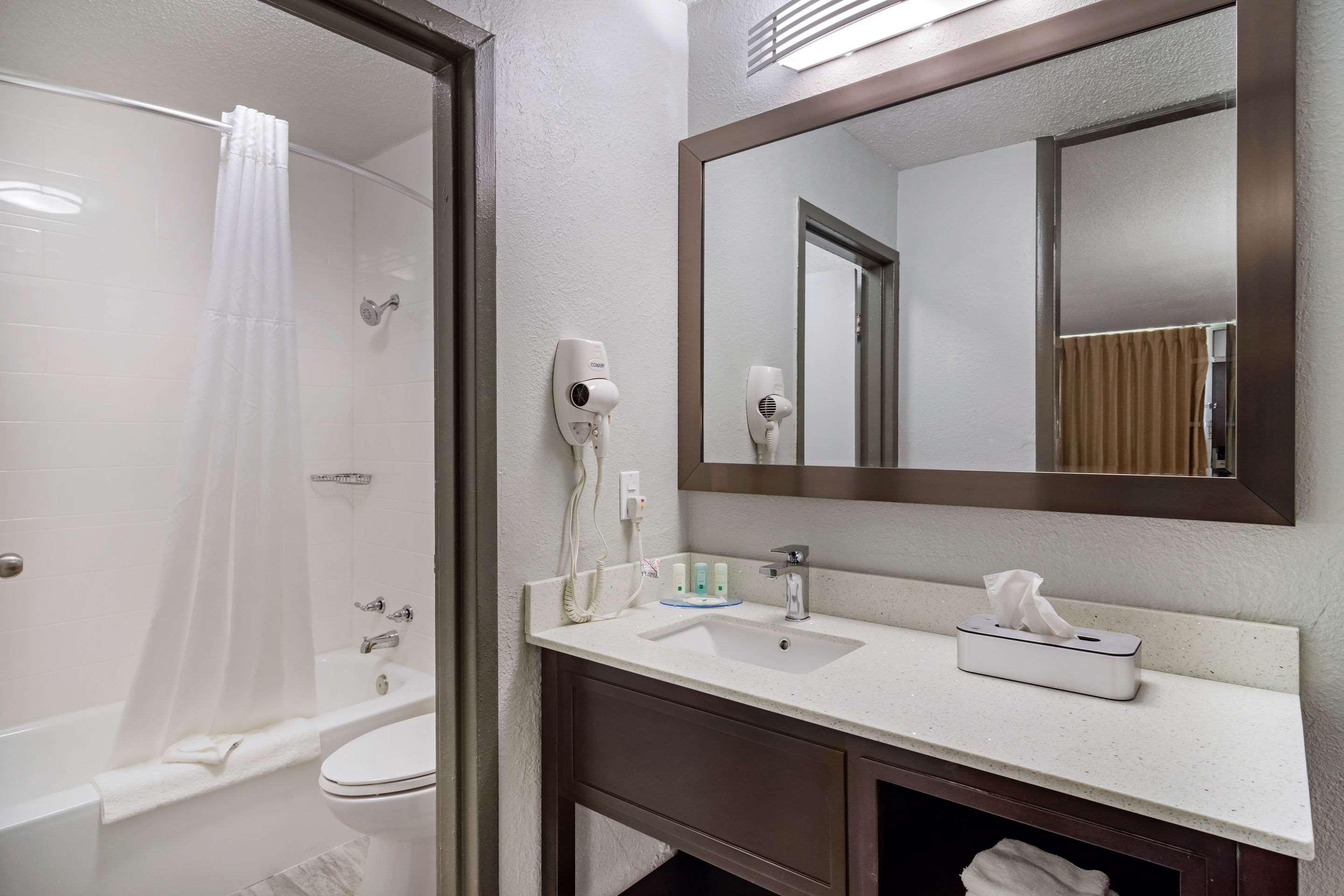 Quality Inn & Suites Картерсвилл Экстерьер фото