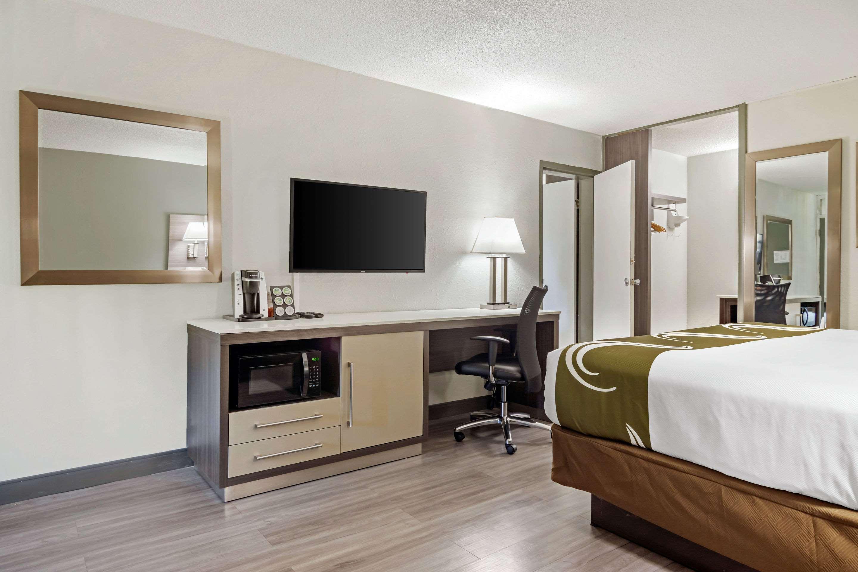 Quality Inn & Suites Картерсвилл Экстерьер фото